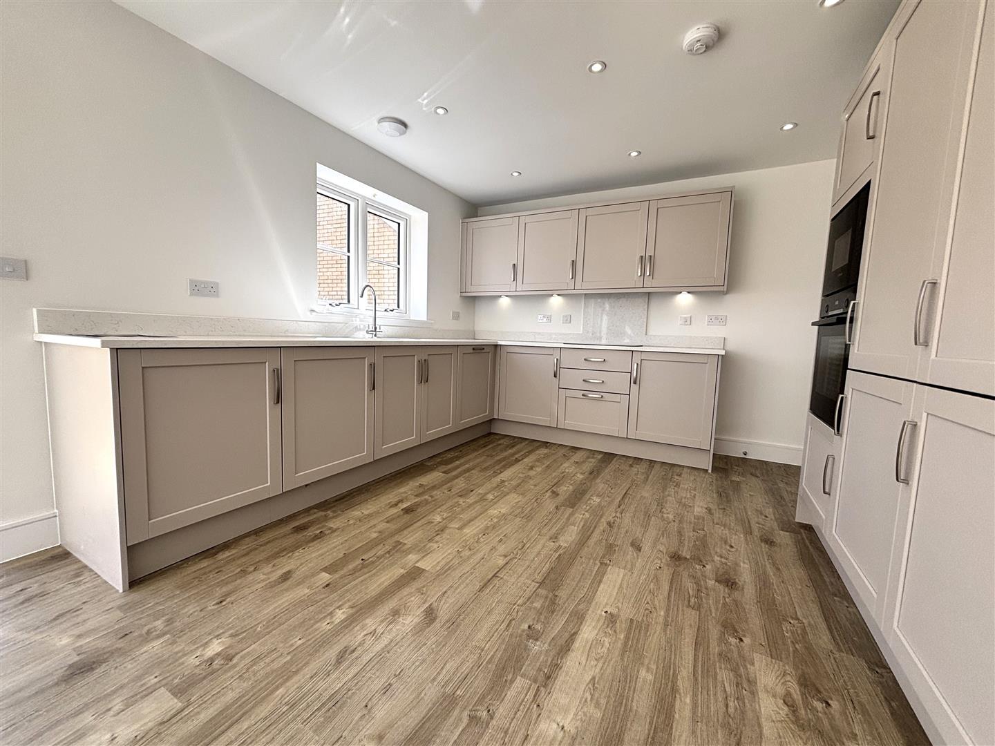 4 bed property in Skylark View, Biggleswade